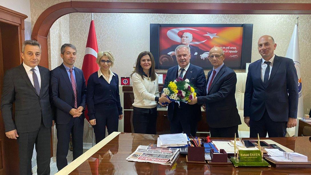 İlçe Milli Eğitim Müdürümüz Halil İbrahim REVİ  ve beraberindeki heyet 24 Kasım Öğretmenler Günü Kapsamında İlçe Belediye Başkanımız Rahmi ÜSTÜN' ü ziyaret etti.